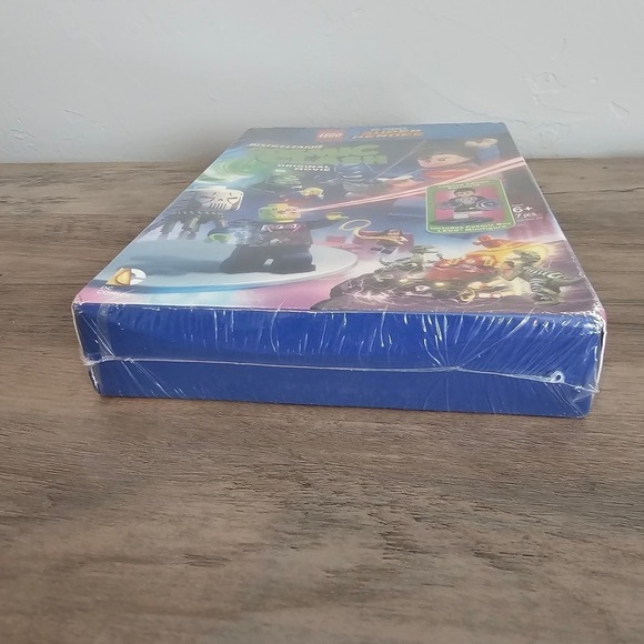 Lego Justice League Cosmic Clash DVD + Lego Minifigure DC Super Heroes Movie - Picture 7 of 8